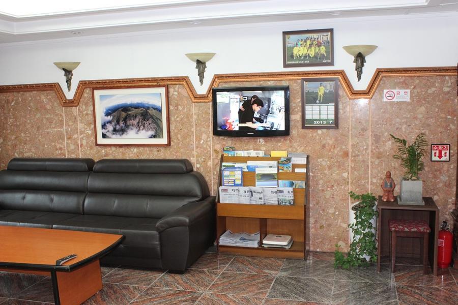 Hyundai Tourist Hotel Csedzsu Kültér fotó