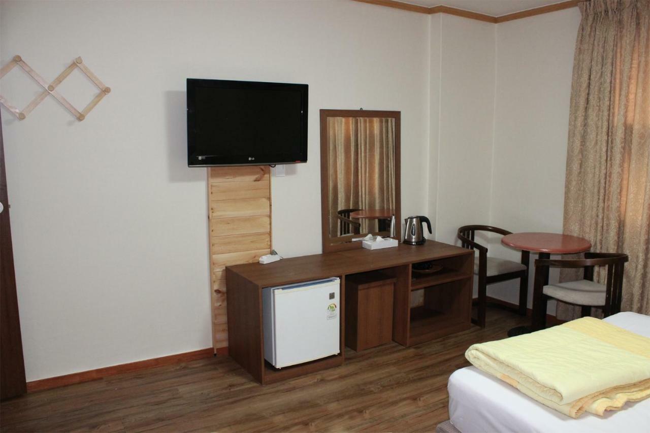 Hyundai Tourist Hotel Csedzsu Kültér fotó